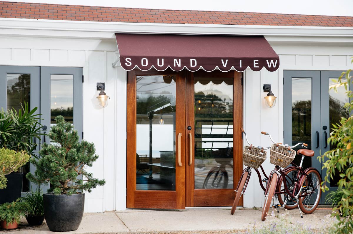 The Sound View Sound View entrance with bikes to rent