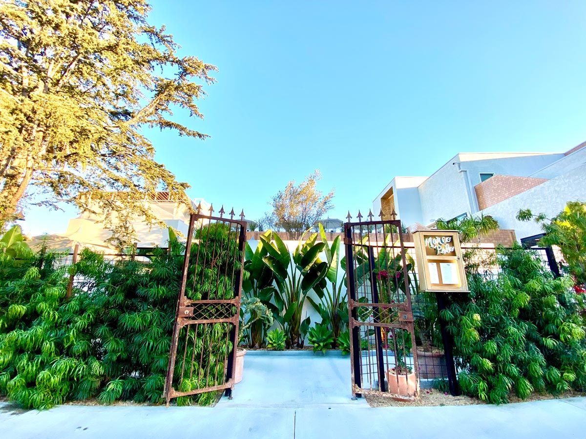 Silver Lake Pool & Inn Main entrance