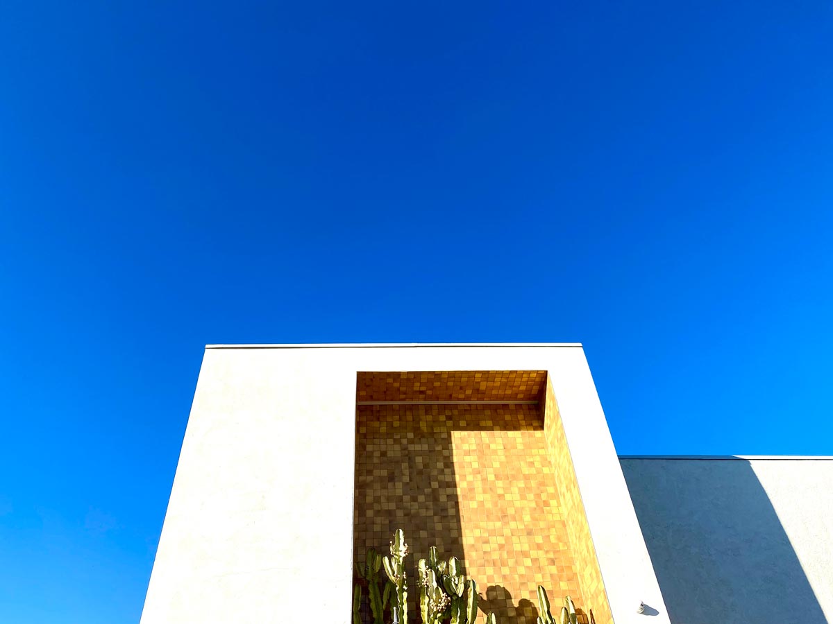 Silver Lake Pool & Inn Blue sky 