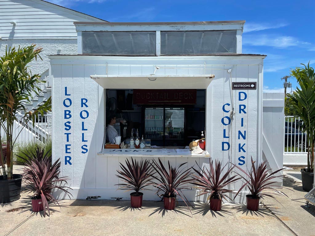 The Sound View Classic poolside shack for snacks