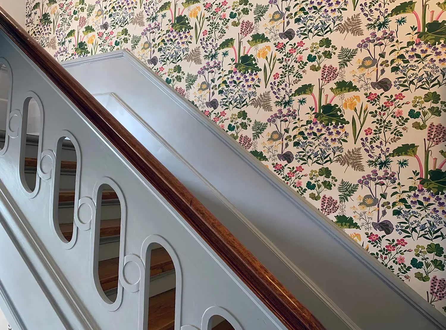 Kanalhuset Josef Frank wallpaper in the hallways