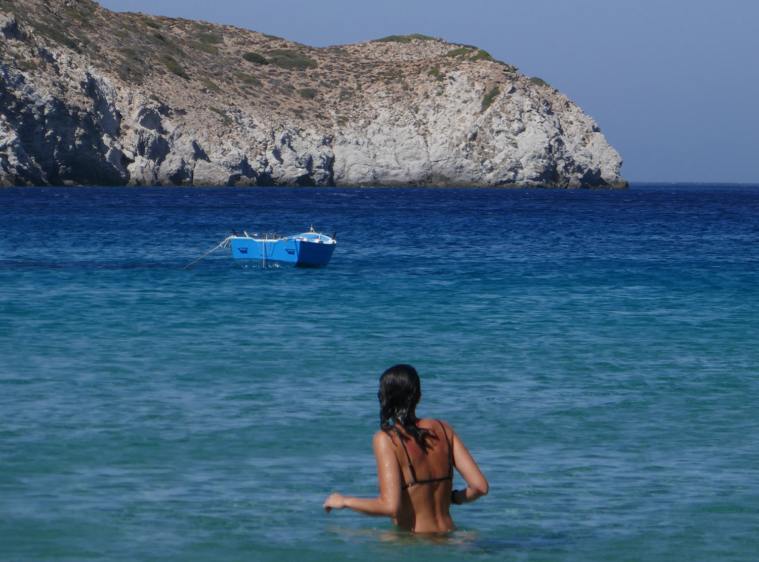 Skinopi Lodge A quick dip in the vibrant sea