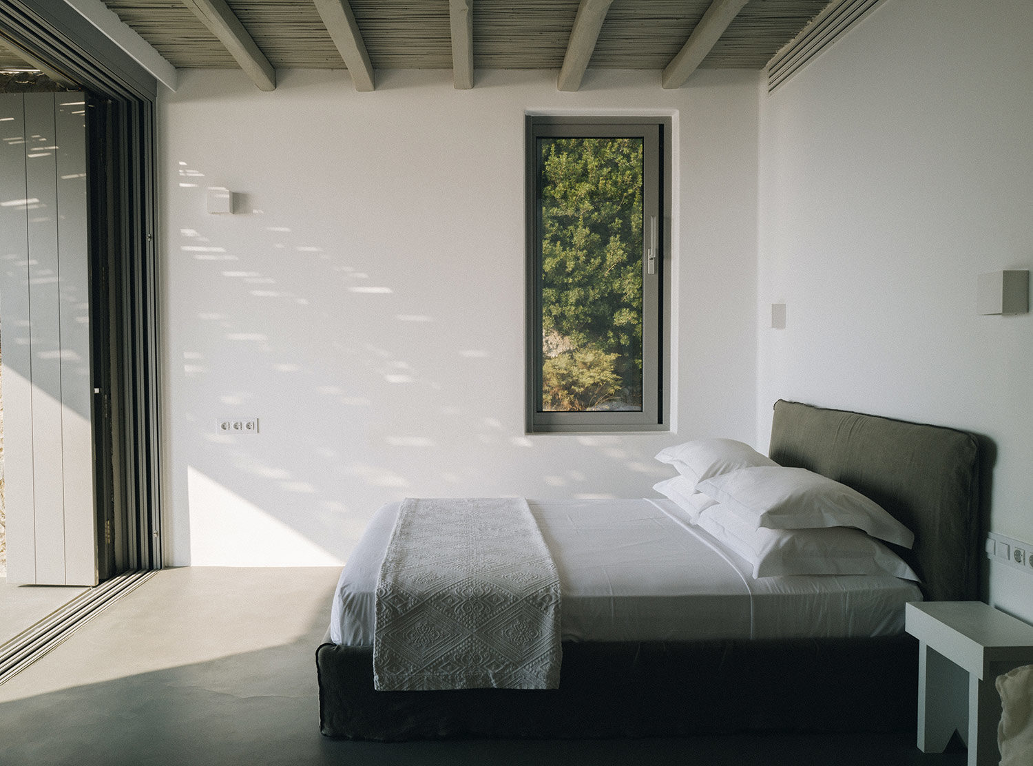 Skinopi Lodge Morning light in our villa's bedroom