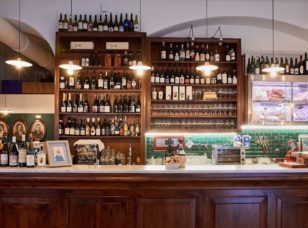 Have aperitivo at Osteria alla concorrenza