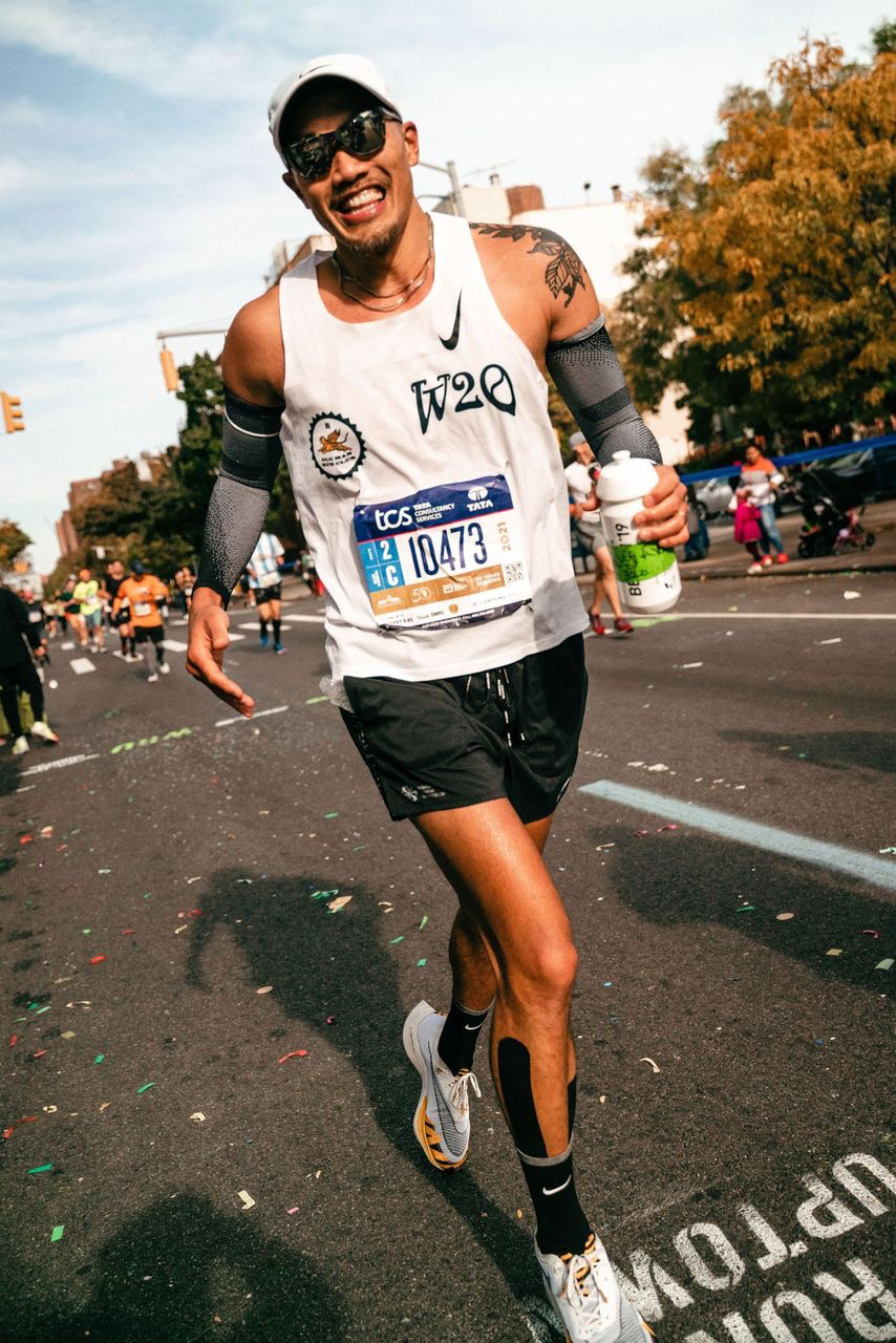 Dao-Yi running the NY Marathon