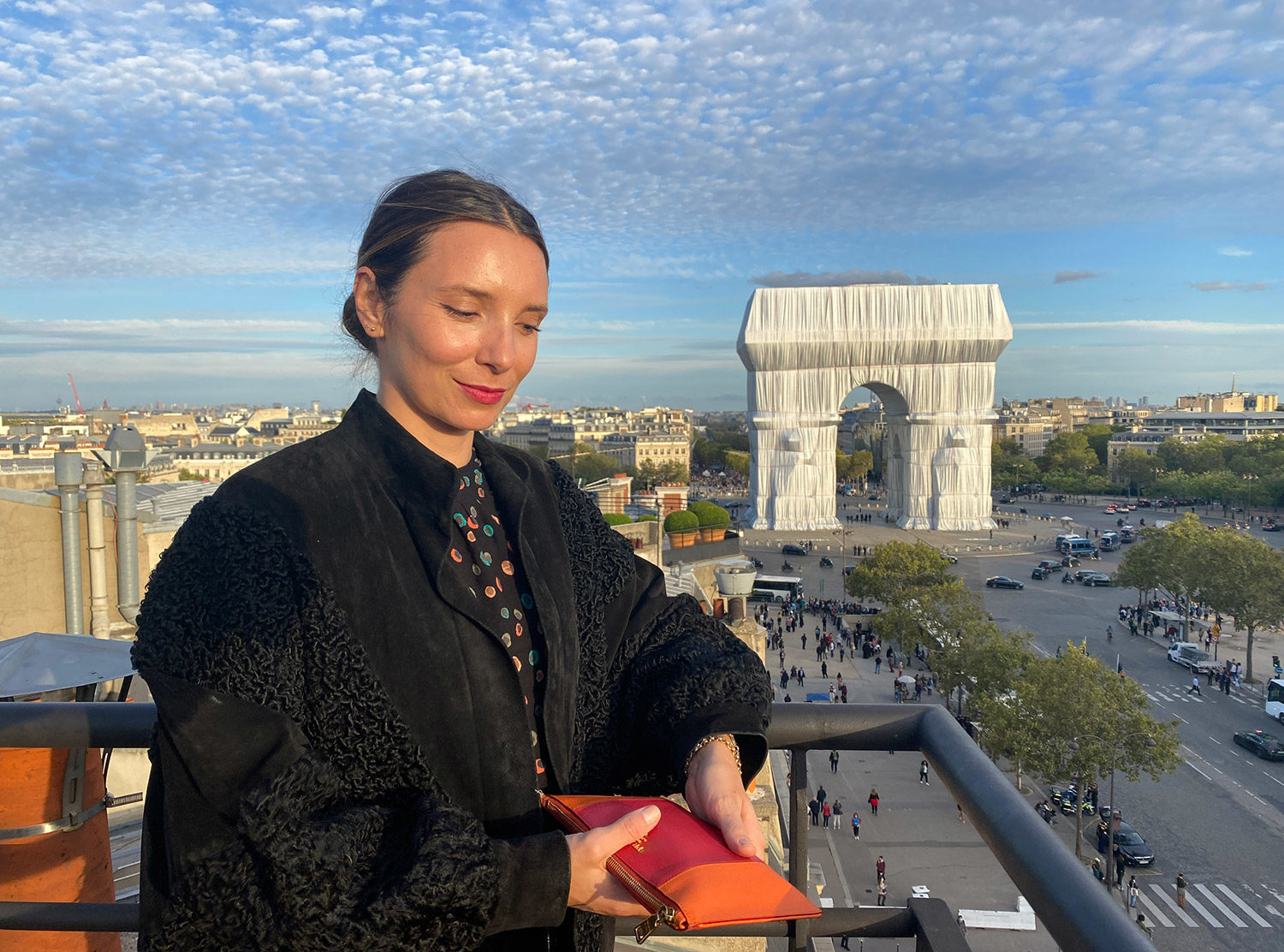 Hotel Les Deux Gares And... Oh my heart... The Wrapped Arc The Triomph by the late Christo and Jeanne Claude . I felt so lucky to have witnessed this ephemeral wonder