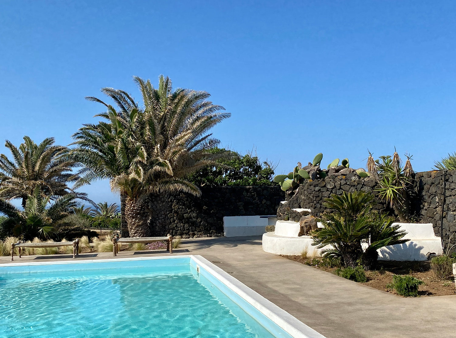 Parco dei Sesi Stunning pool and lounge area