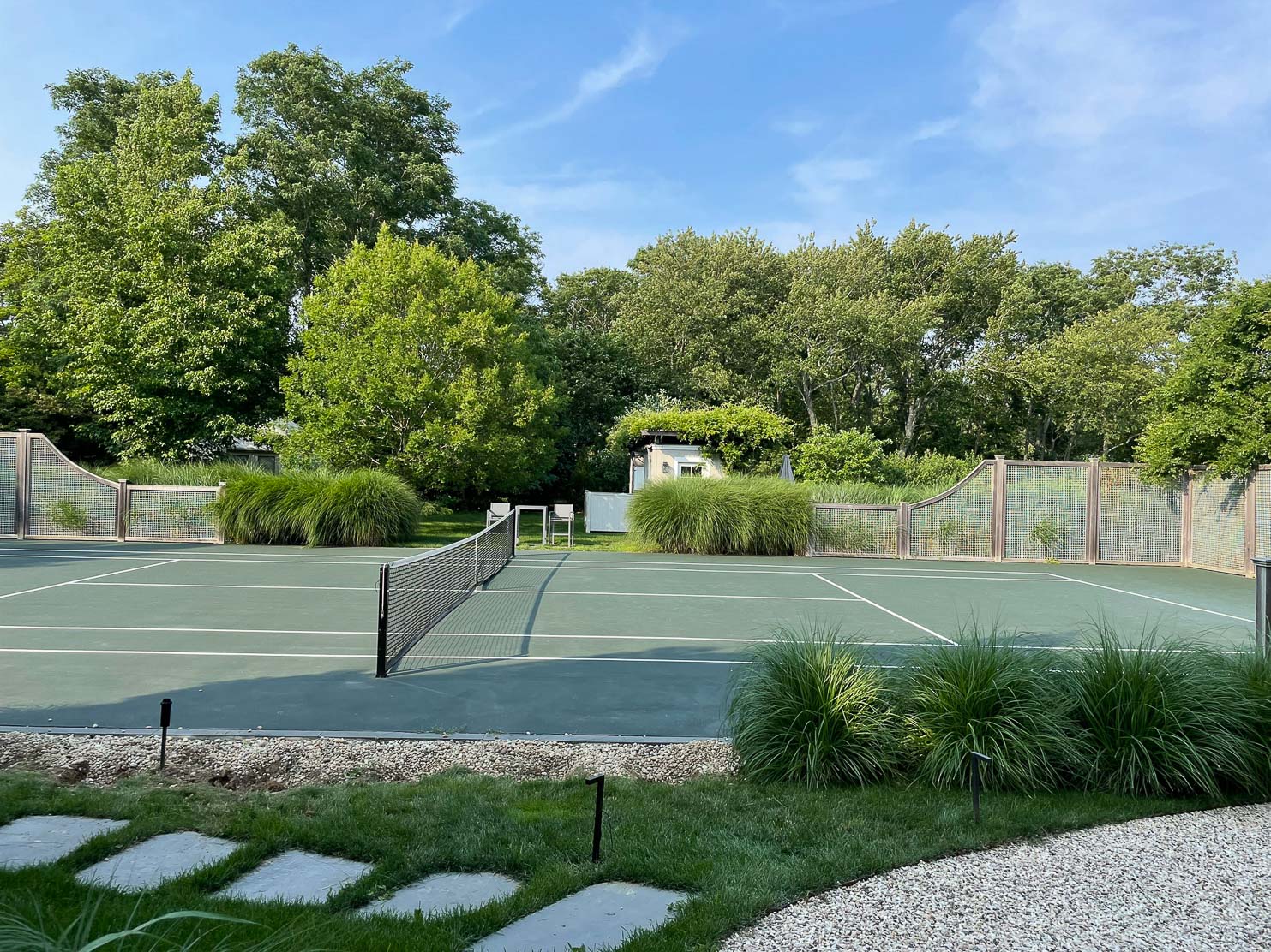 Shou Sugi Ban House Such a beautiful tennis court