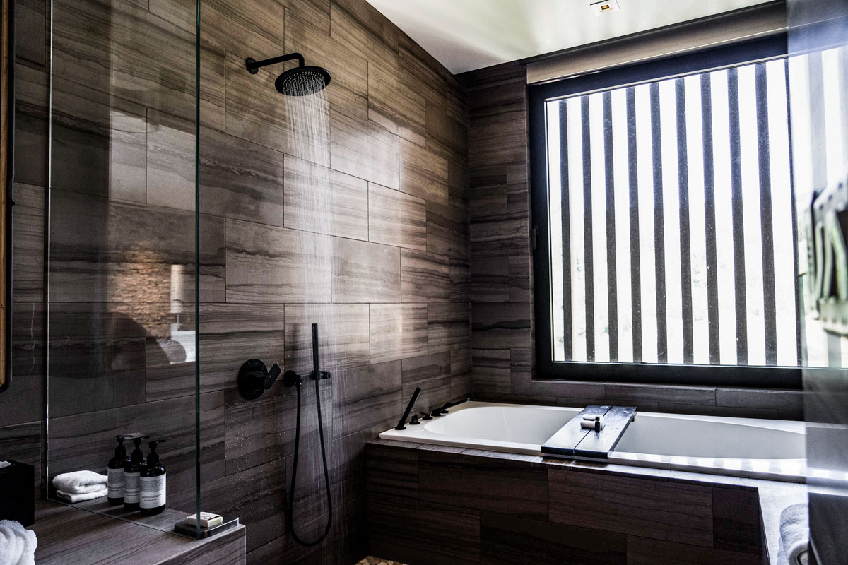 The Lodge at Blue Sky Never mad about a rain shower and spacious tub combo