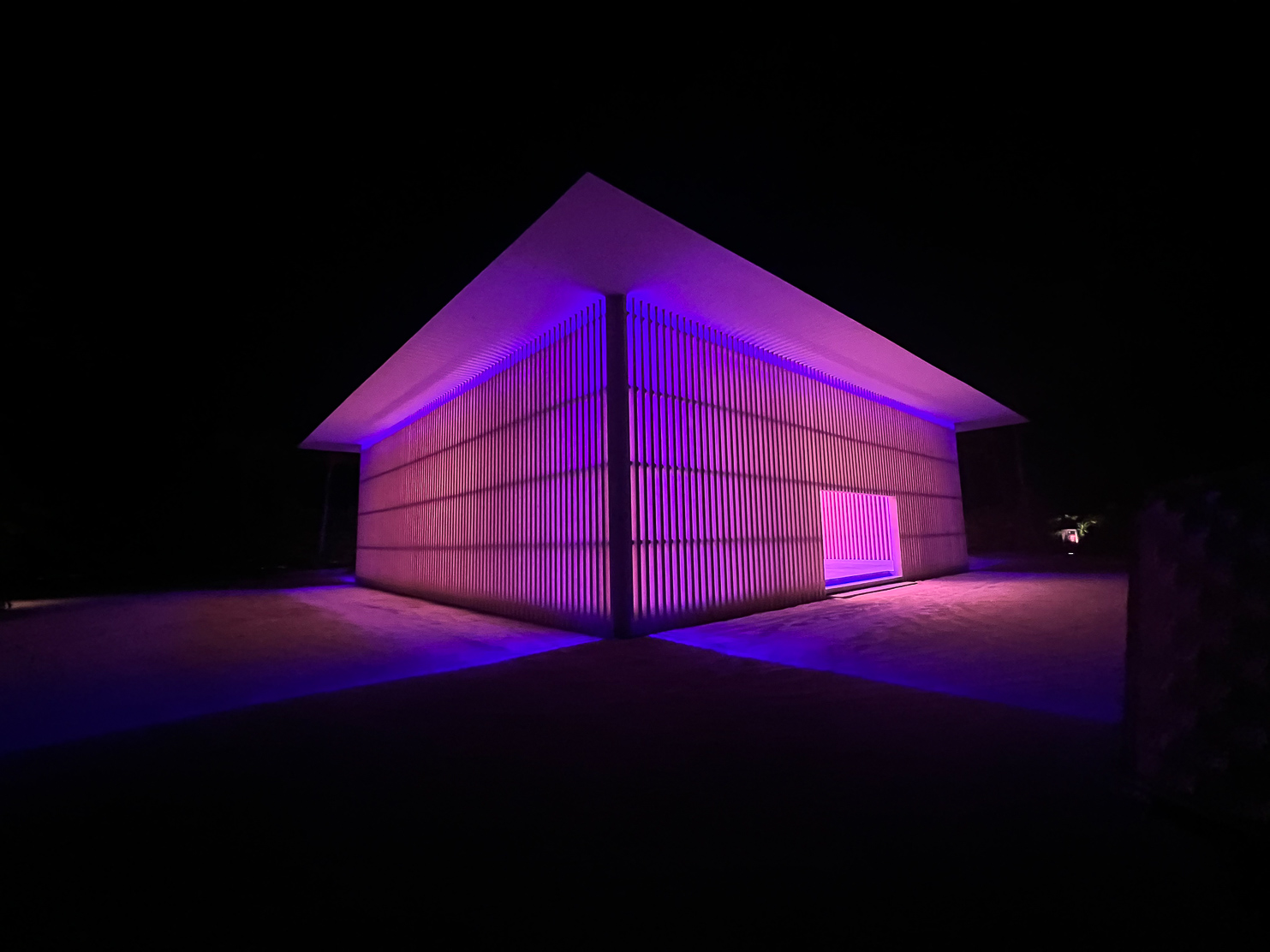 Patina Maldives, Fari Islands Skyspace Amarta by James Turrell — creating a sense of calmness while playing with light and space