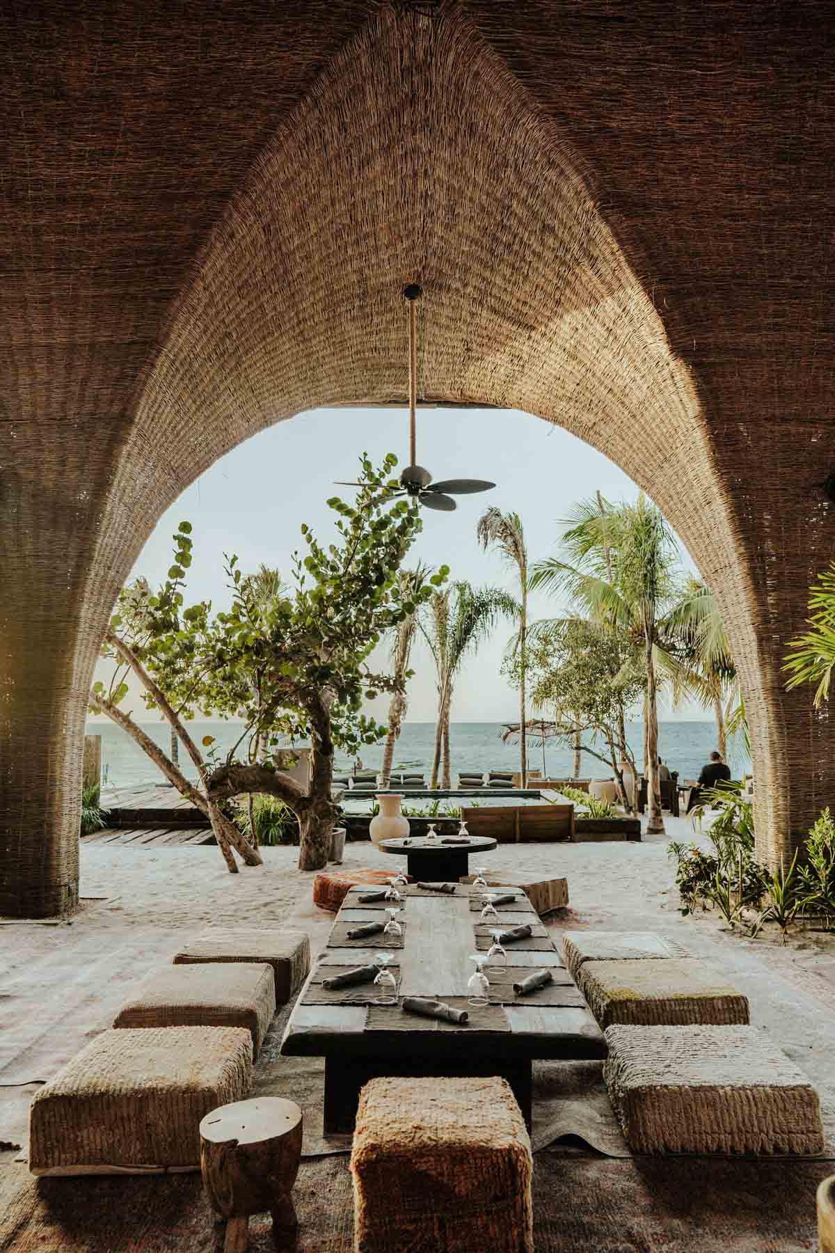 Nômade Holbox's open-plan living room and restaurant overlook the ocean