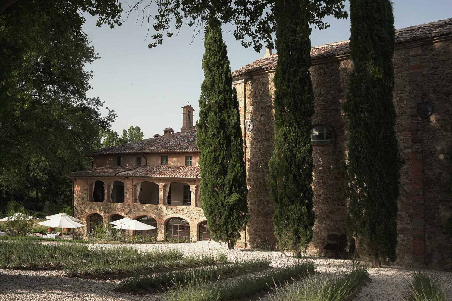 Vocabolo Moscatelli is adjacent to a lush centuries-old forest