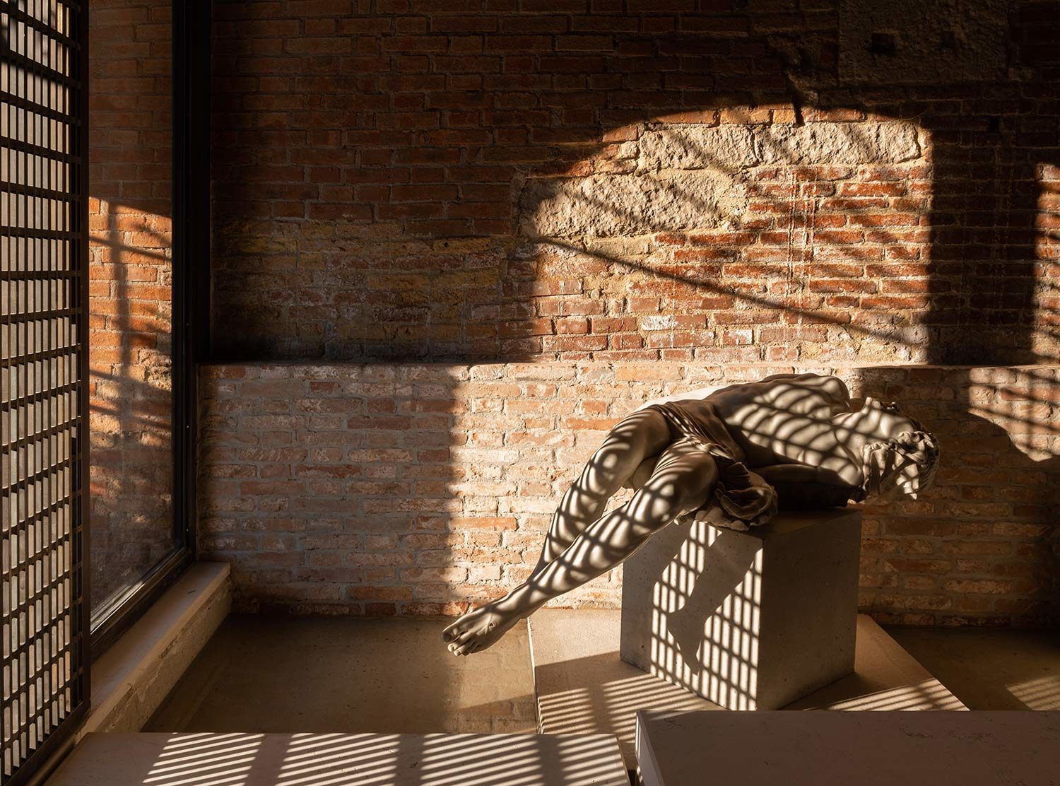 The Venice Venice Hotel Think of a dramatic entrance... The light play, water feature and marble sculpture by artist Fabio Viale are quite the welcome