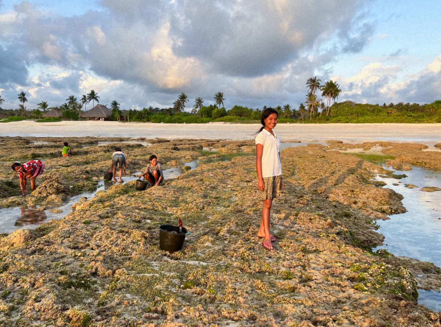 The Sanubari Every day, I’d walk into the reef at low tide to dig up different types of seaweed with the local kids. It was such a beautiful daily ritual. I was happy to learn about this important part of their diet and experience a little bit of the traditional community lifestyle 