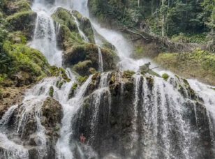Lapopu Waterfall