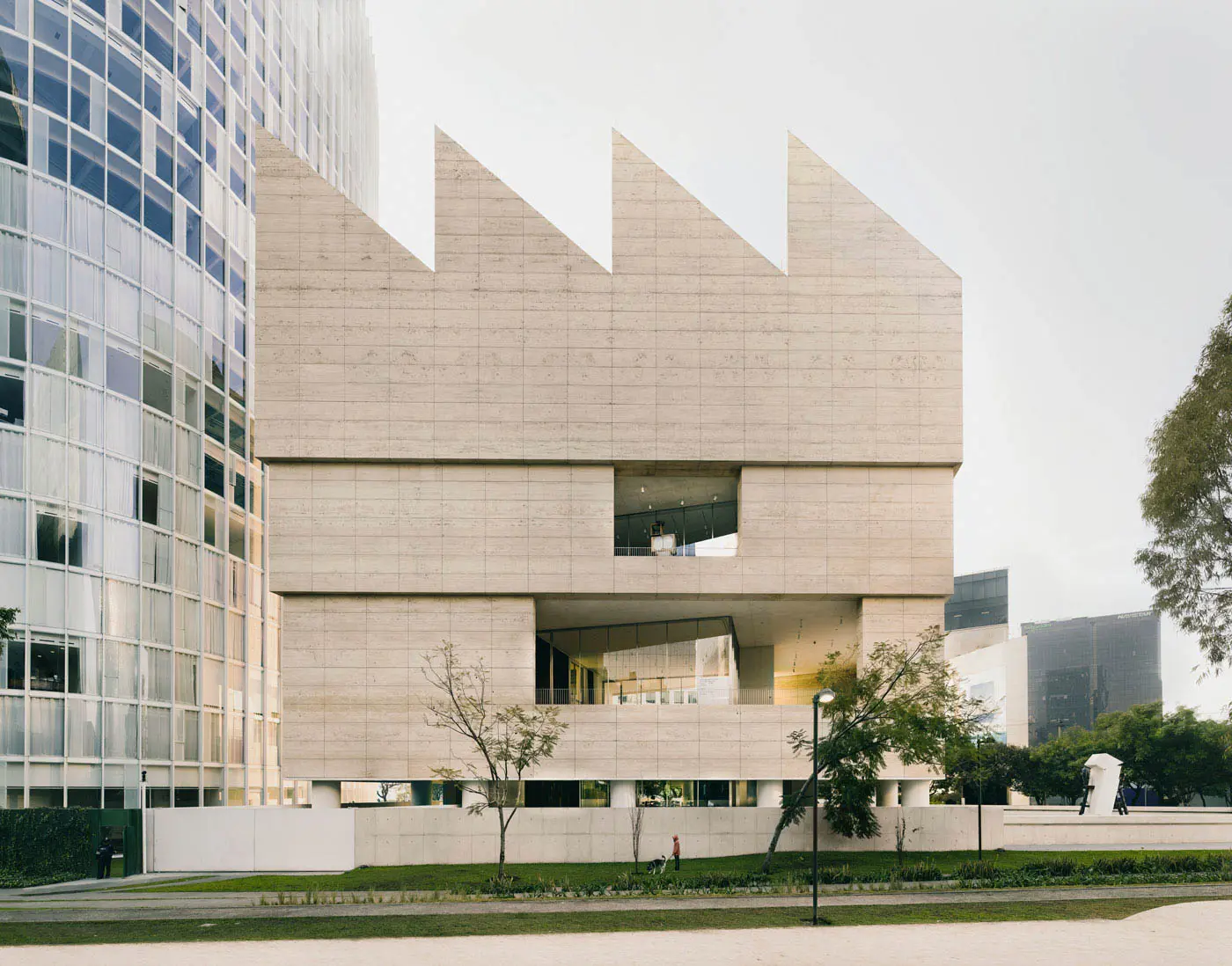 Museo Jumex. Photo by Simon Menges