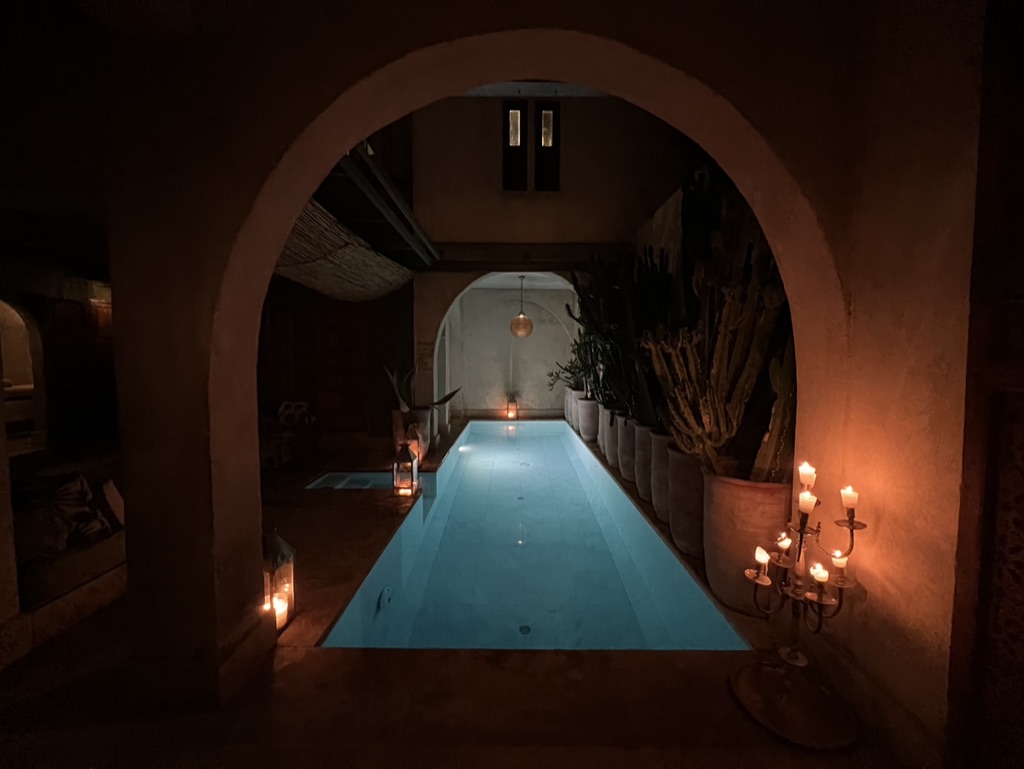 El Fenn We enjoyed a hammam in the spa — which was beautiful and simple. The spa also has a heated pool 
