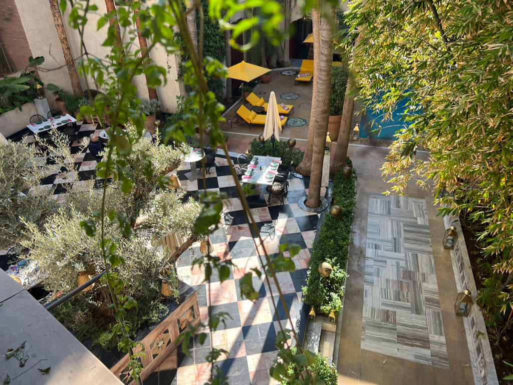 El Fenn El Fenn has transformed so many times since I first visited it in 2009 that it was hardly recognizable. In this central courtyard, a generous afternoon tea is served every day and offers a lovely welcome into the space