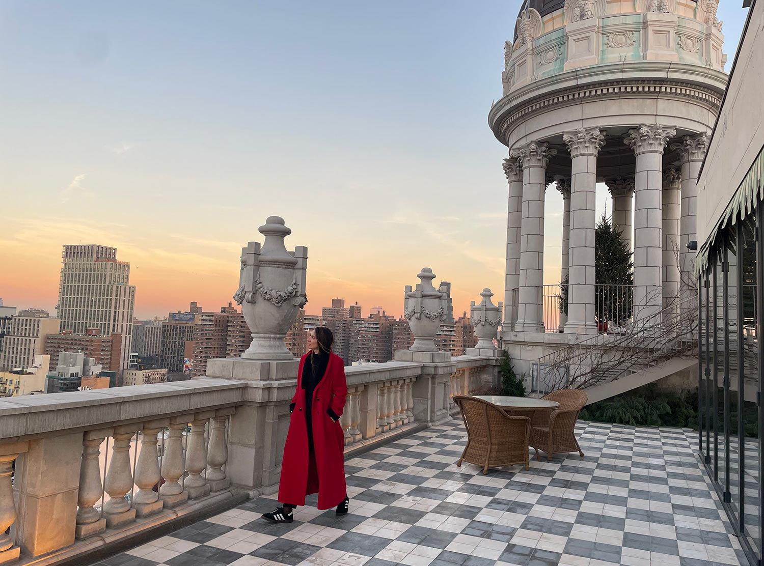 Nine Orchard The classic gazebo was added to ensure that, back in 1912, the tower was the highest in the city. Past megalomania for today's amusement!