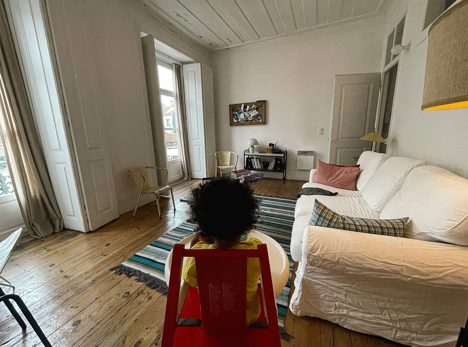 Baixa House The kid got her own high chair