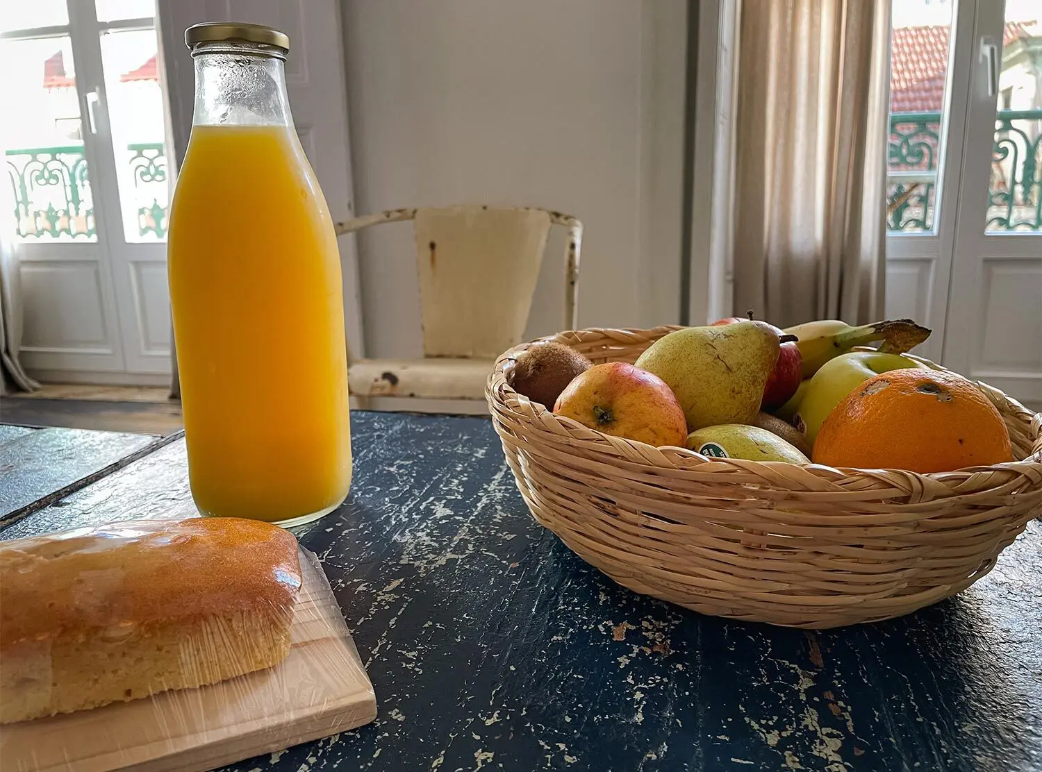 Baixa House I'm talking freshly squeezed orange juice everyday