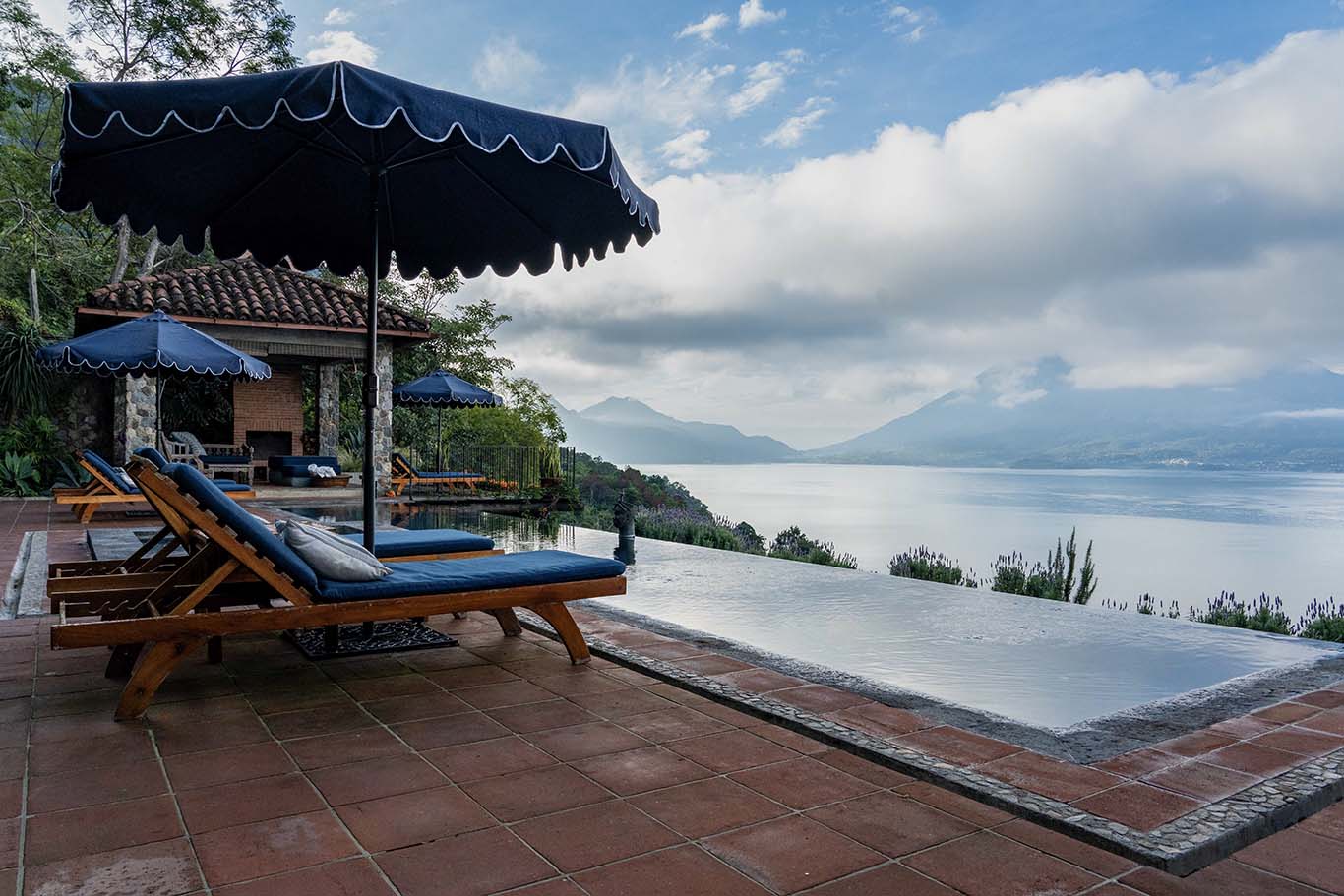 Casa Palopó The private infinity pool 