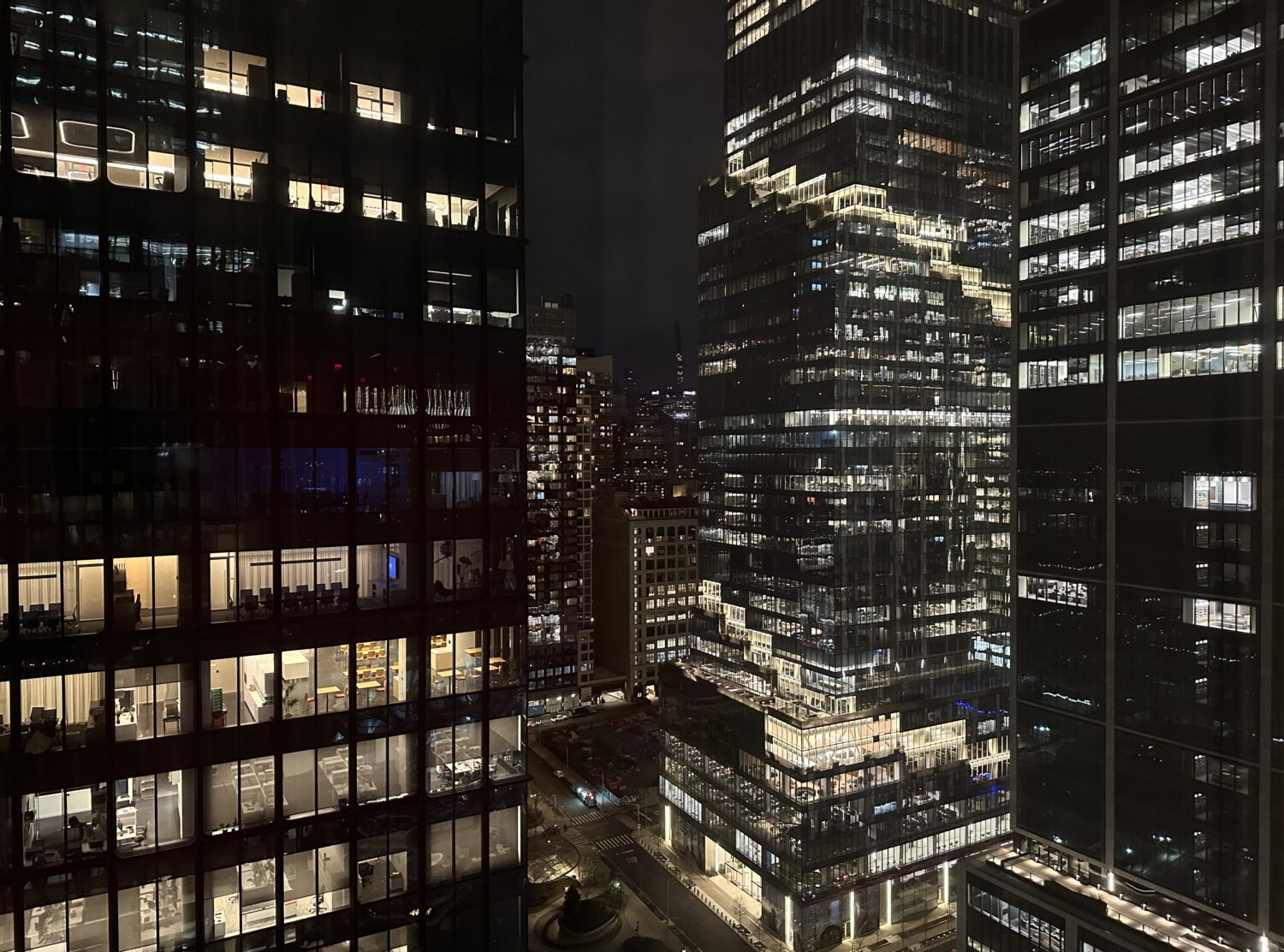 EQUINOX HOTEL NEW YORK Voyeurism as an amenity