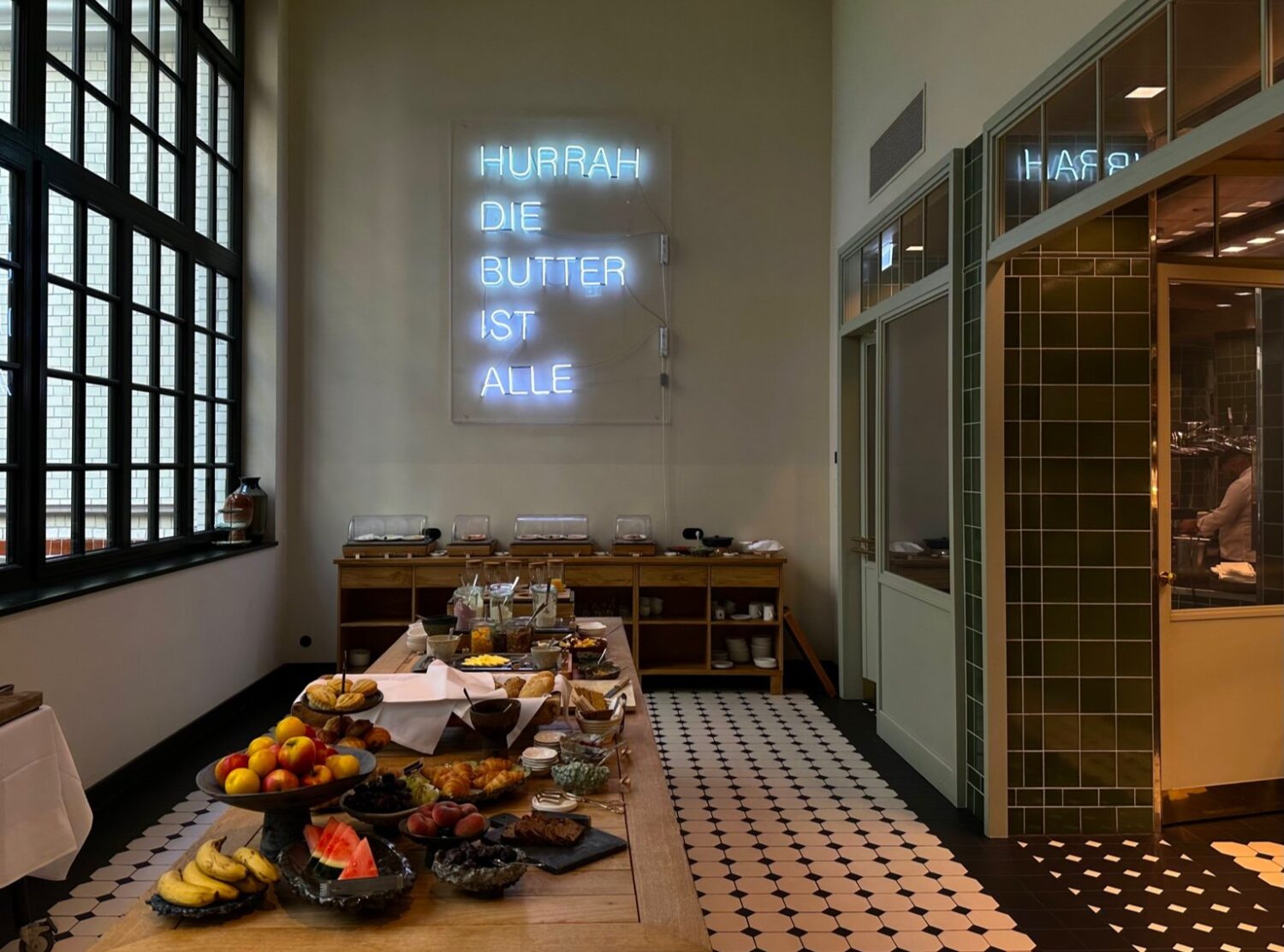 Château Royal The breakfast / brunch spread, flanked by hot dishes and other delicacies made on demand, was remarkable too. And on Saturdays and Sundays it is served until 2pm. Danke schön!