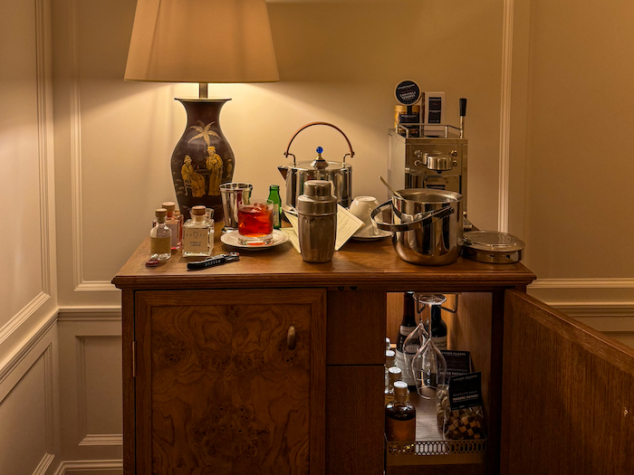 Hôtel Balzac  Voilà, an evening nightcap with my en-suite bar