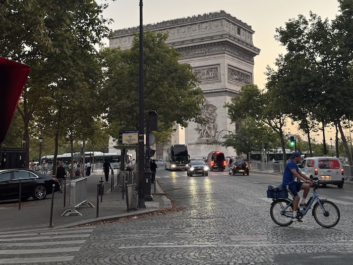 Hôtel Balzac The Arc de Triomphe is your neighbor and the M1 Metro line takes you anywhere you need to go