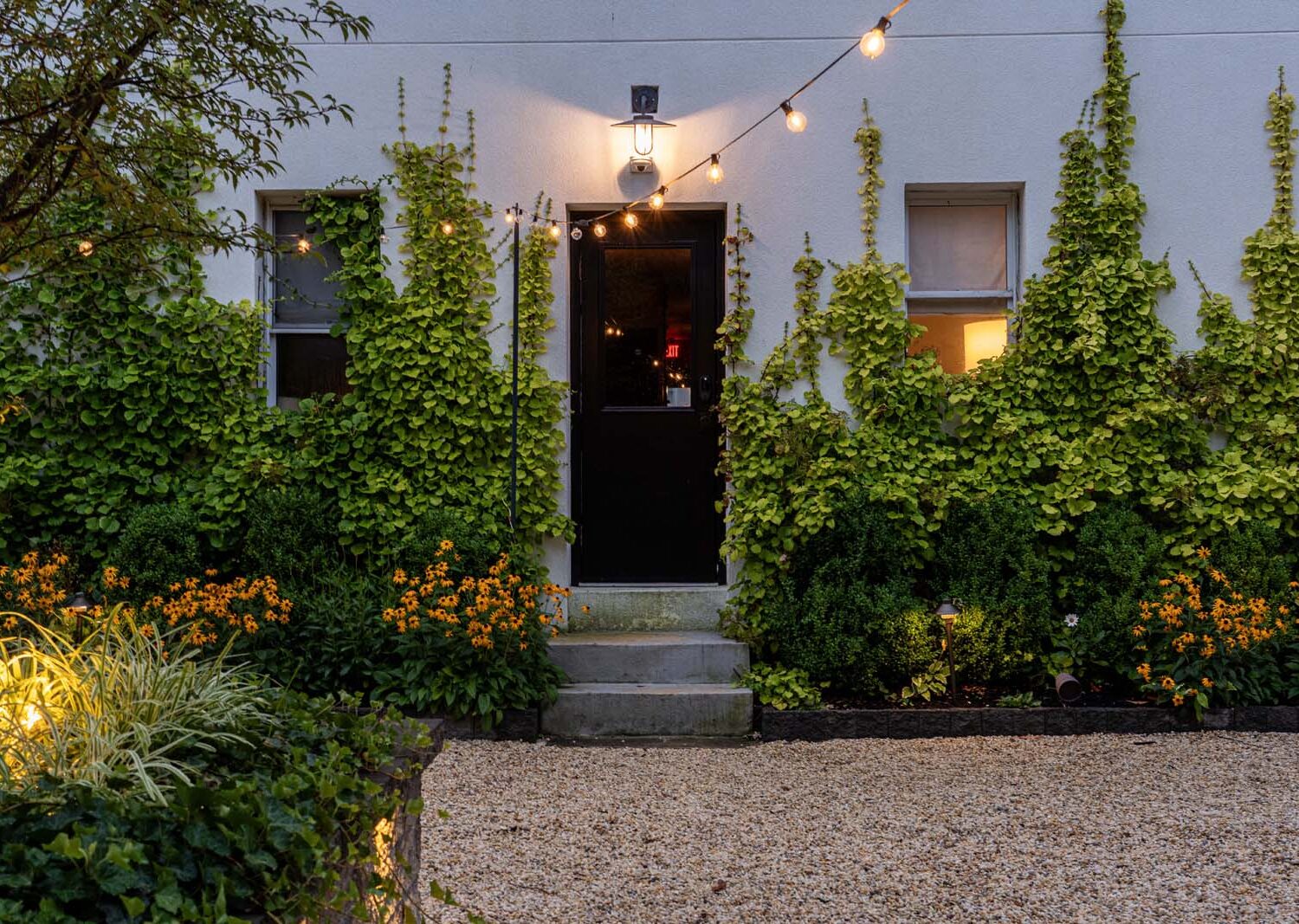 The James Bradley The courtyard’s pristine gardens evoke the countryside’s lushness, a natural contrast to the hotel’s clean architectural lines.