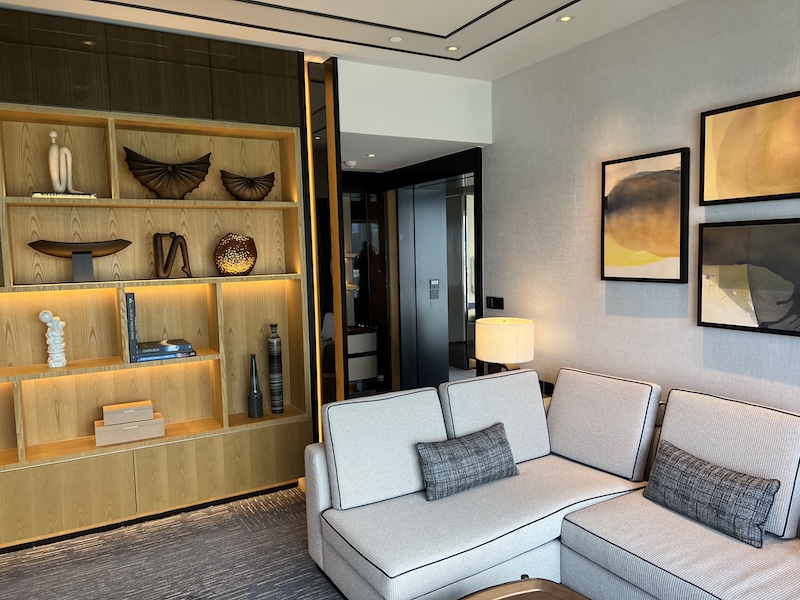 Four Seasons Hotel Hong Kong The bright and airy living room