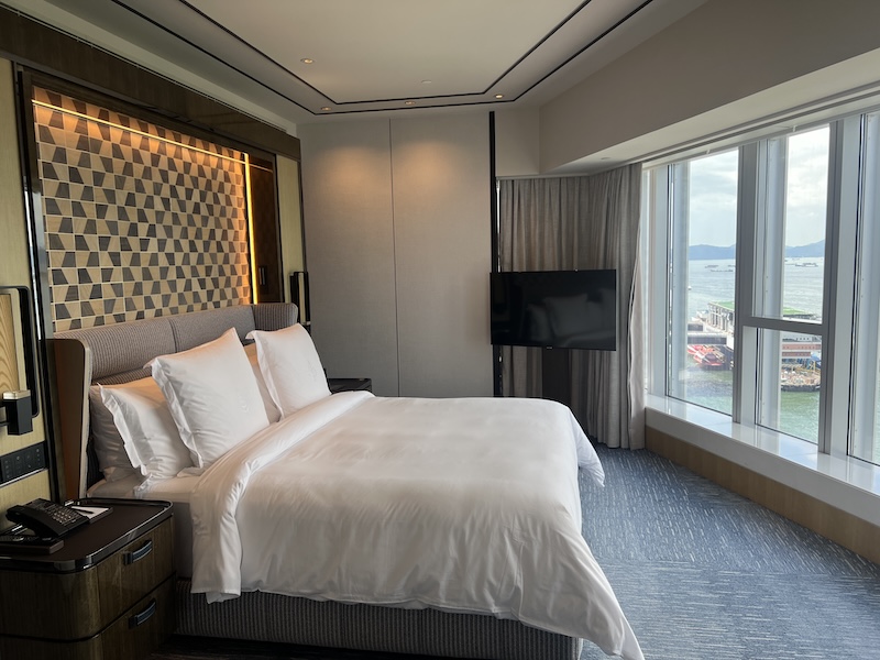 Four Seasons Hotel Hong Kong Hello heaven!