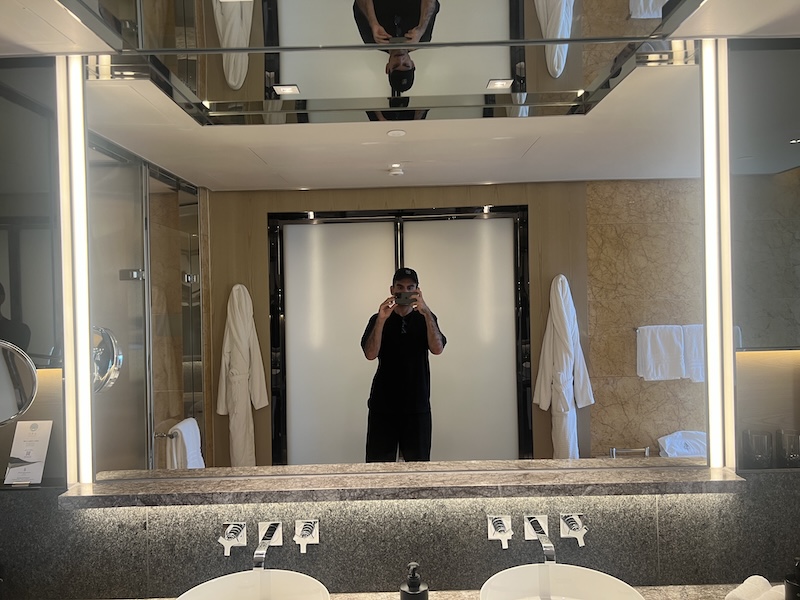 Four Seasons Hotel Hong Kong Hello from the spalike bathroom