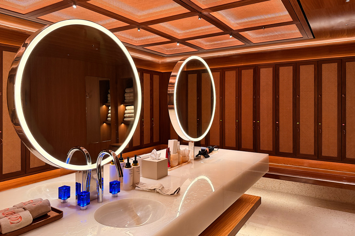 The Emory The men's locker room at Surrenne — Rémi Tessier design knows no bounds