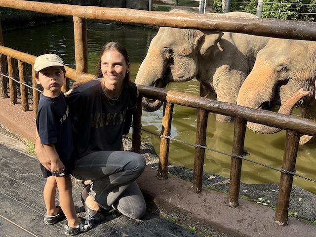 The Standard Singapore I was flabbergasted by the quality of the zoo whilst Ziggy was flabbergasted at proximity to the elephants