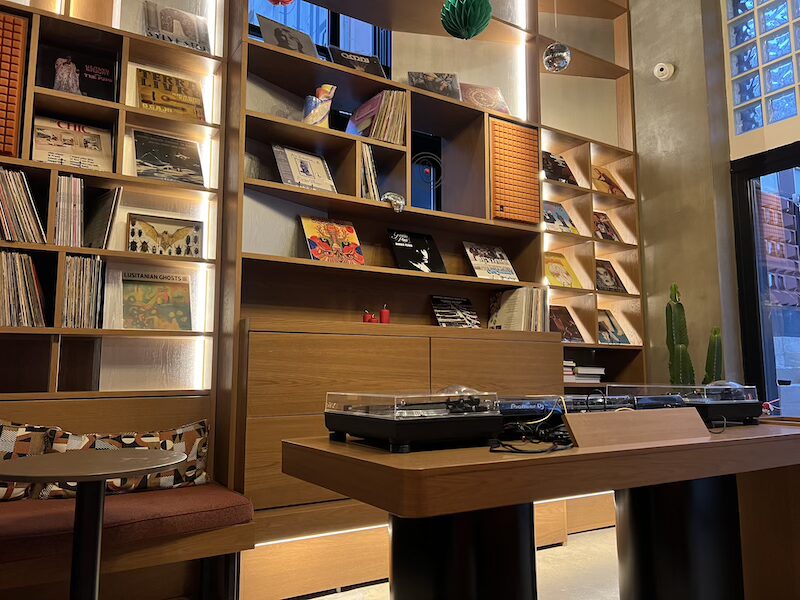 Okupa, Athens Japanese-record-phile listening corner