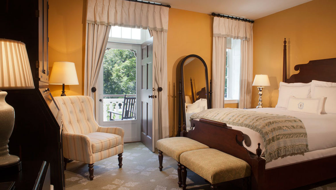 pitbsr-omni-bedford-springs-resort-king-balcony-view