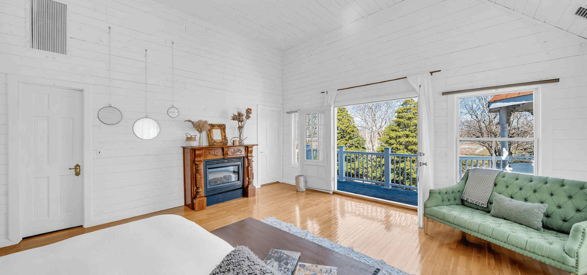 The Lin Beach House Doors and windows open to the tranquil surroundings.