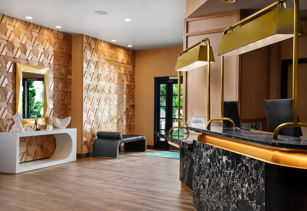 TRP_LAXTW_front_desk_area