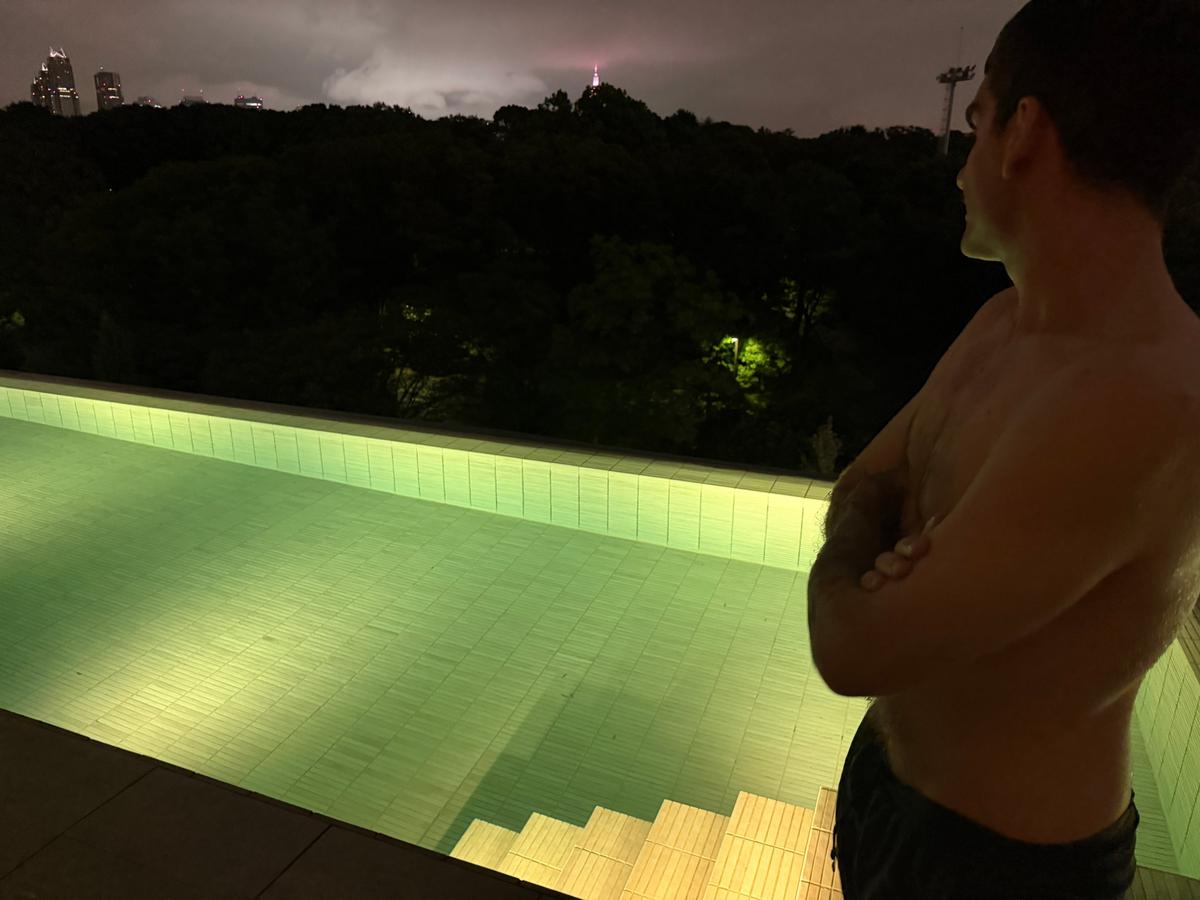 TRUNK (HOTEL) YOYOGI PARK Finally caught a break in the rain for an atmospheric evening swim!