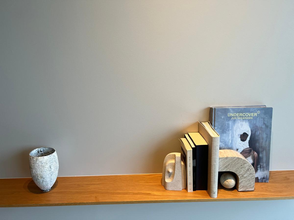 TRUNK (HOTEL) YOYOGI PARK I loved the delightful books, ceramics and artful little objects throughout the suite